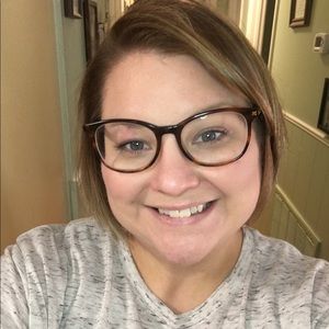 Meet your Posher, Stacy